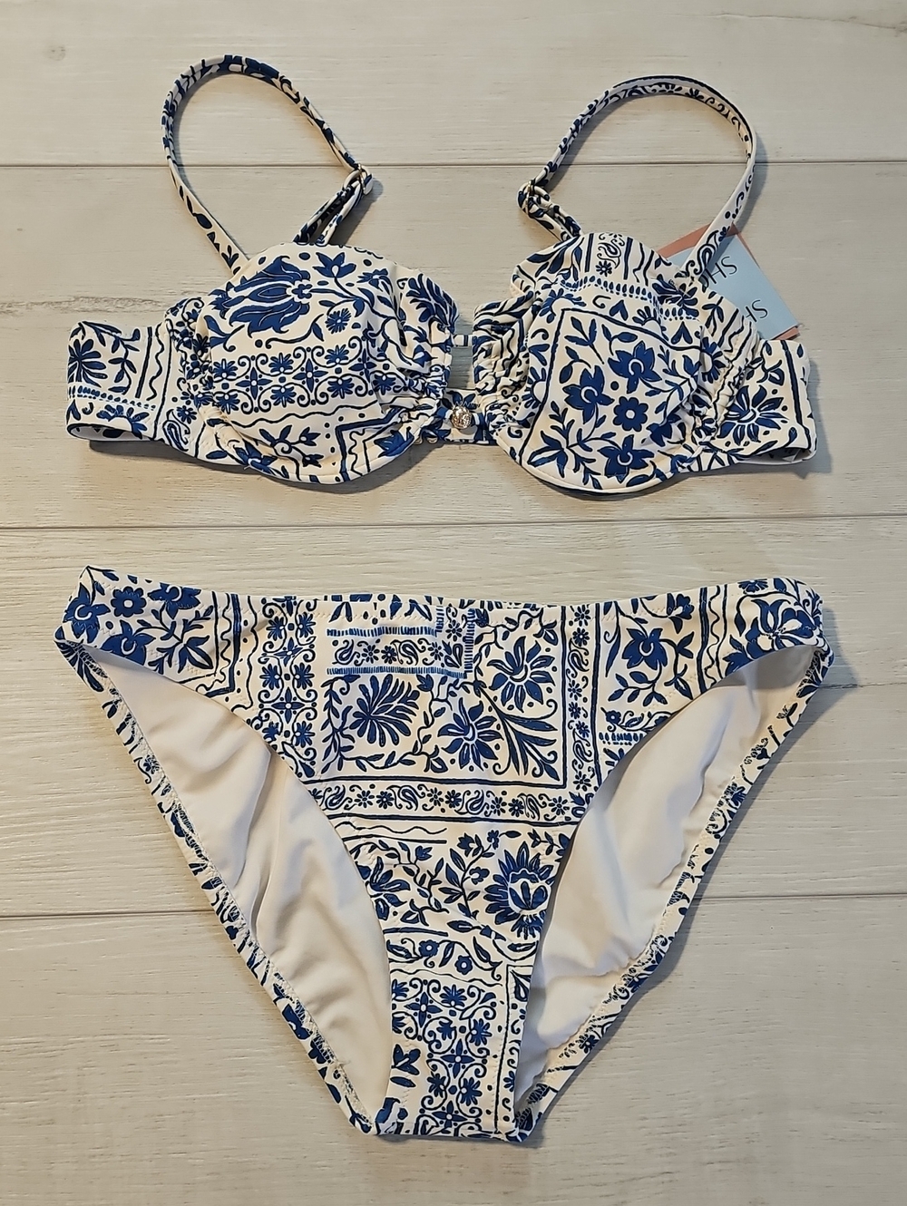 Shade & Shore Women's 34B / M Blue and Cream Floral Tile Print Bikini Set